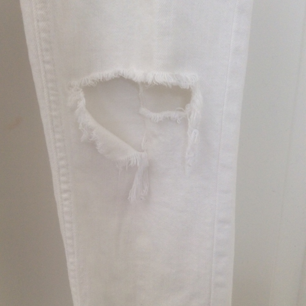 Distressed Jeans - Picture 4 of 5